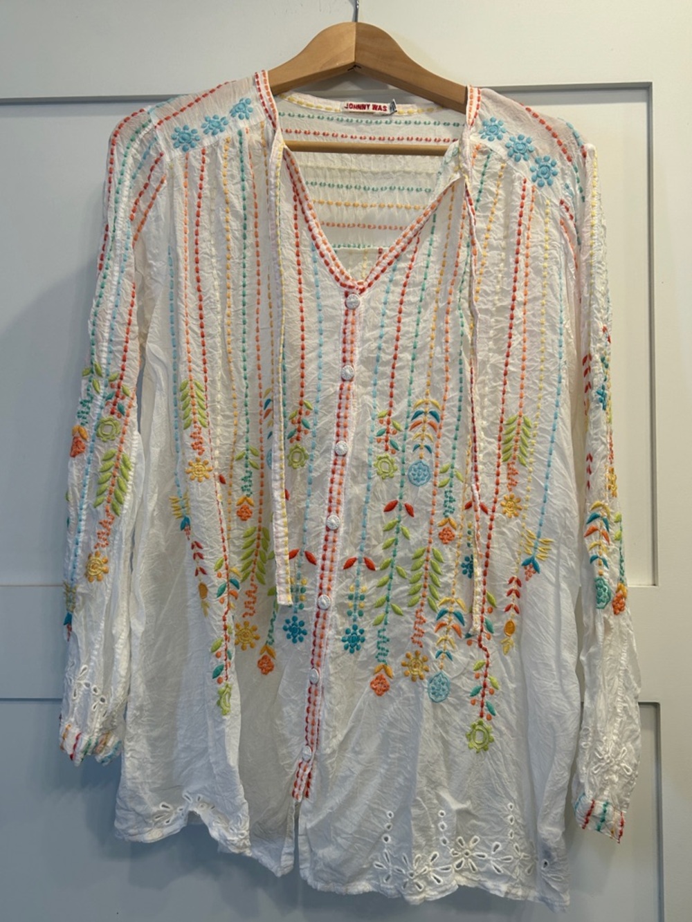 Johnny Was White Embroidered V-Neck Button Front Blouse